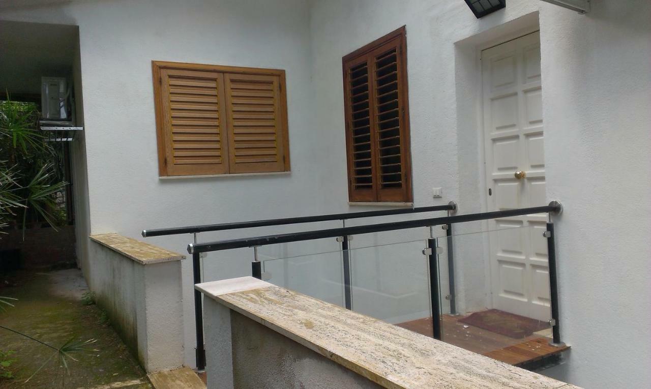 Villa Gianni Palermo Bagian luar foto